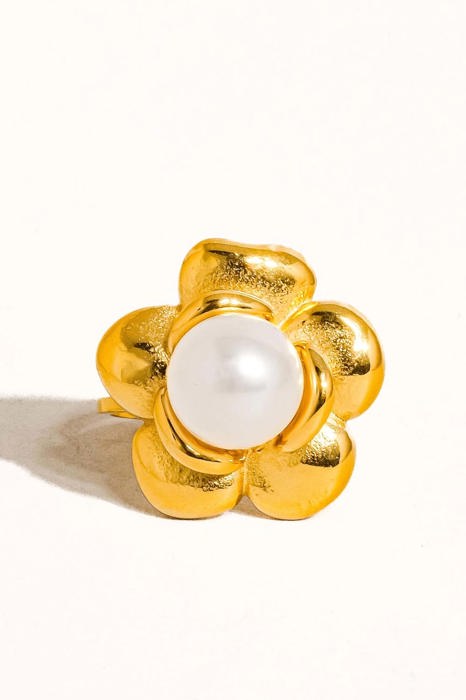 Nova 18K Gold Flower Peal Ring - Size 7 | Summer Accessories | Lead & Nickel Free | Hypoallergenic | Water Resistant