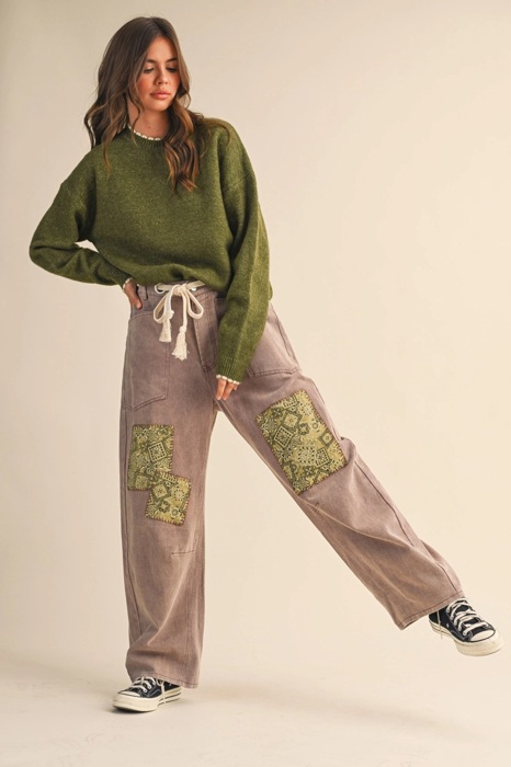 Taryn Contrast Knit Scalloped Edge Sweater