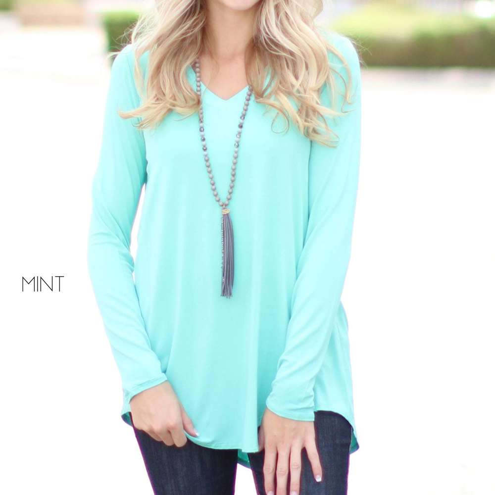 Soft Flowy Top | S-XL | Long Sleeve | V-Neck Design | Versatile Piece | Perfect for Layering