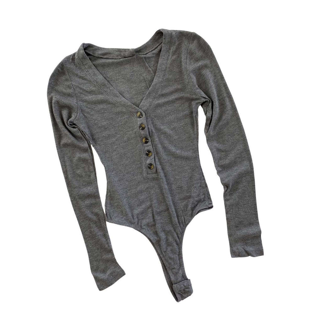 Long Sleeve Button Bodysuit | S-XL | Trendy V-Neck Design | Snap Button Closure | Wardrobe Staple