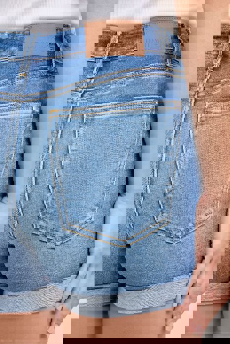 Judy Blue Mid Rise Slim Denim Short 152109