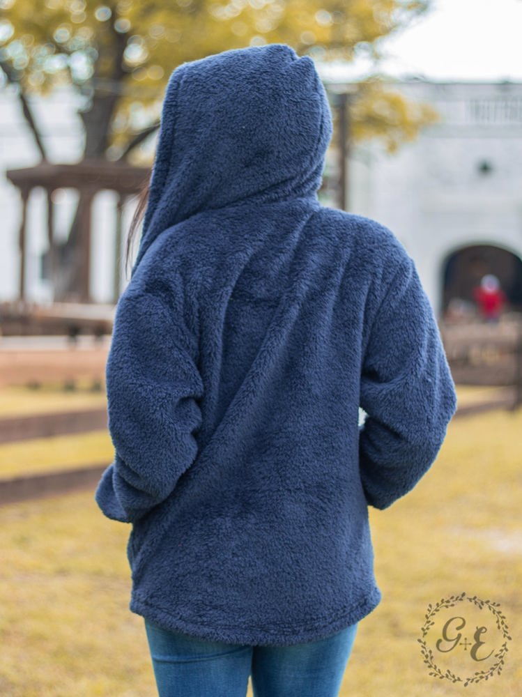 Southern Grace Oh So Soft Hooded Sherpa With Pockets, Navy