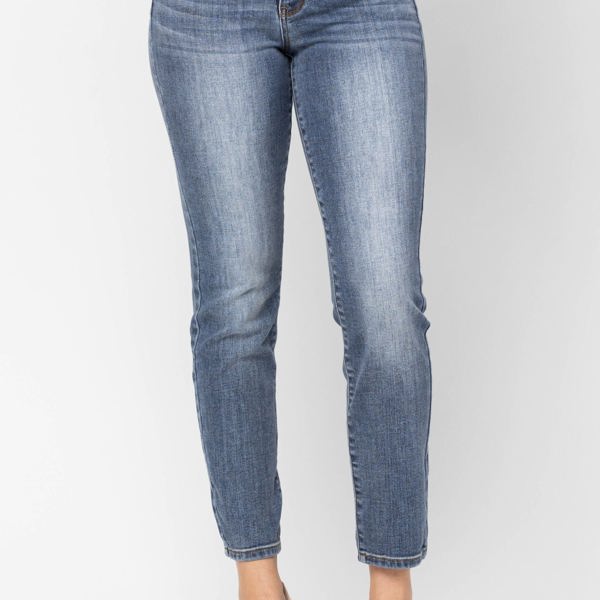 Judy Blue Mid-Rise Classic Slim Denim 82180