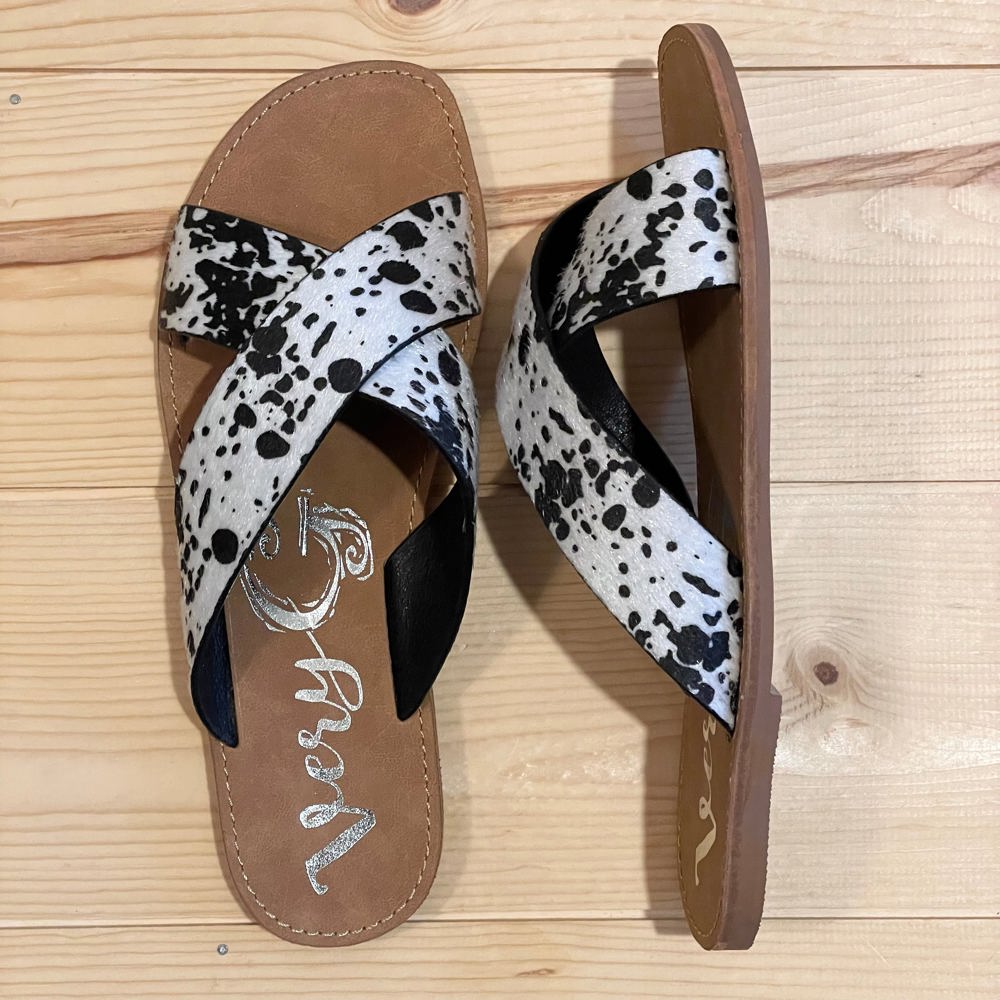 Very G "Seaside" Black & White Sandal