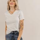  Ampersand Vneck LuLu Short Sleeve Top, Heather Grey