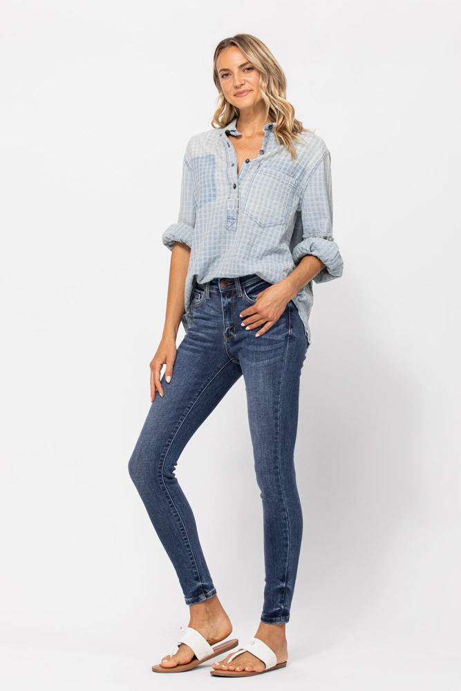 Judy Blue Mid Rise Handsand Skinny Denim 82252