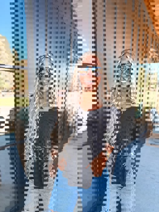 Birdie V Neck Pocket Tee in Black