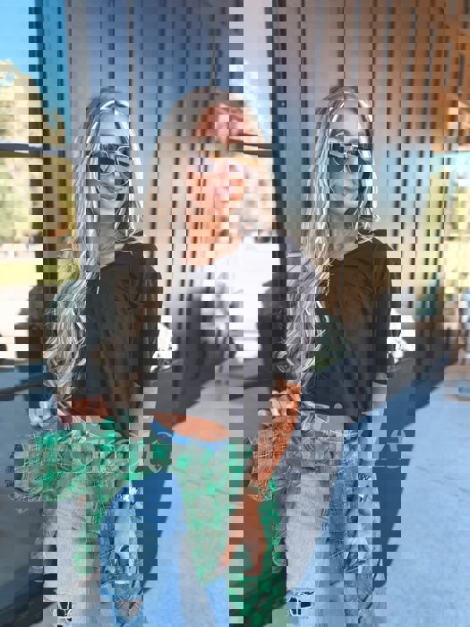 Birdie V Neck Pocket Tee in Black