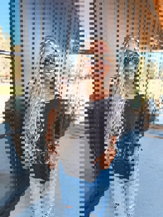 Birdie V Neck Pocket Tee in Black