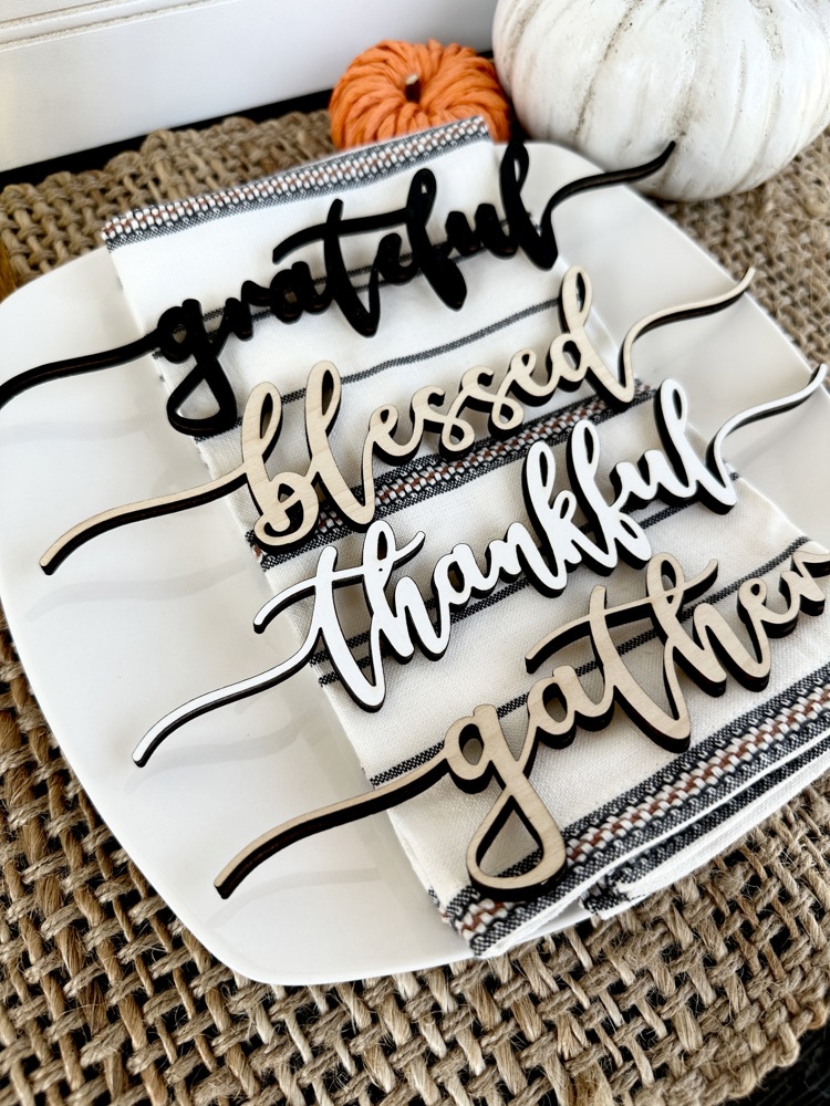 Wooden Thanksgiving Place Setting Words