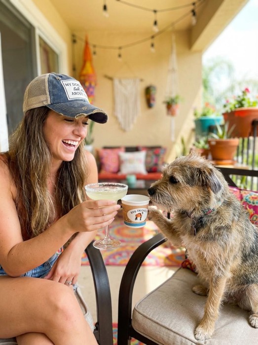 MY DOG AND I TALK SHIT ABOUT YOU TRUCKER HAT