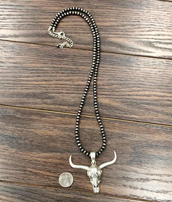 30" Navajo Bead Longhorn Pendant Necklace