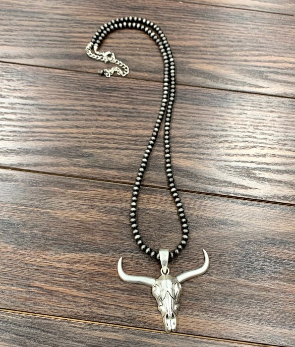 30" Navajo Bead Longhorn Pendant Necklace