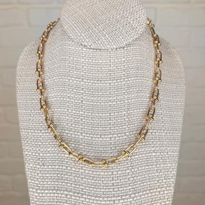 Closest Link Necklace 