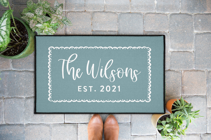 Custom Family Name Scallop Door Mat