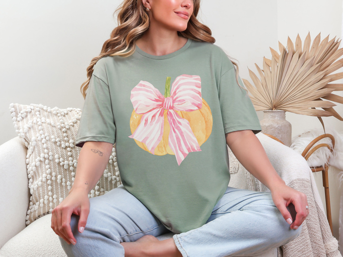 Sage Green Pumpkin Tee with Pink Striped Bow – Cozy Fall Graphic Shirt