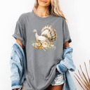 Small (UNISEX) White Turkey: Grey Cozy Thanksgiving Holiday Tees – Pumpkins, Turkeys, and Thankful Vibes, Family Gatherings, Holiday Comfort, Trendy Friendsgiving