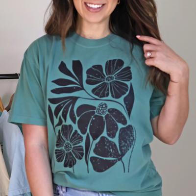 Black Floral Tee, Comfort Colors Crewneck T-Shirts for Women, Graphic Tee Cotton Tee