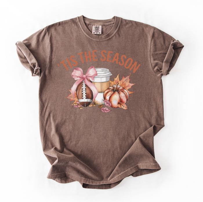 Tis The Season Three Fall Essentials Comfort Colors Tee, Pumpkin, Latte & Leaf Fall Shirt, Cozy Autumn Graphic Tee for Women, Seasonal Aesthetic Top