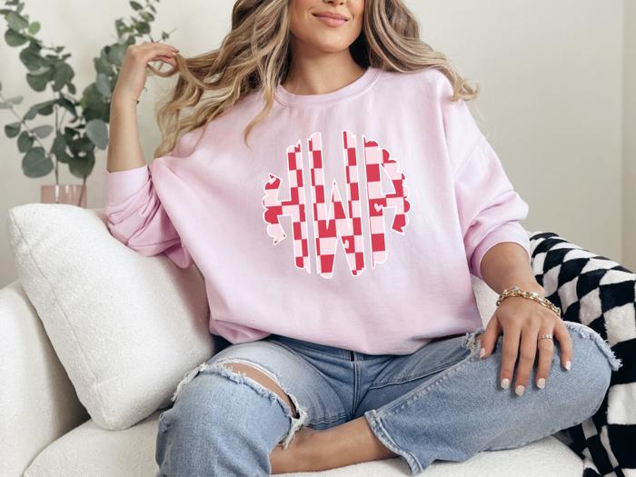 Custom Monogram Sweatshirt, Personalized Initial Crewneck, Heart Pattern Gildan Sweatshirt, Gift for Her, Oversized Cozy Pullover