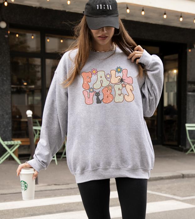 Fall Vibes Women's Sweatshirt, Cozy Autumn Graphic Pullover, Cute Pumpkin Season Crewneck, Comfy Fall Outfit for Women