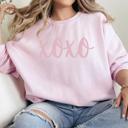  XOXO Light Pink Cursive Puff Print Sweatshirt, Pink Cursive XOXO, Valentine's Day Sweatshirt, Cozy Crewneck