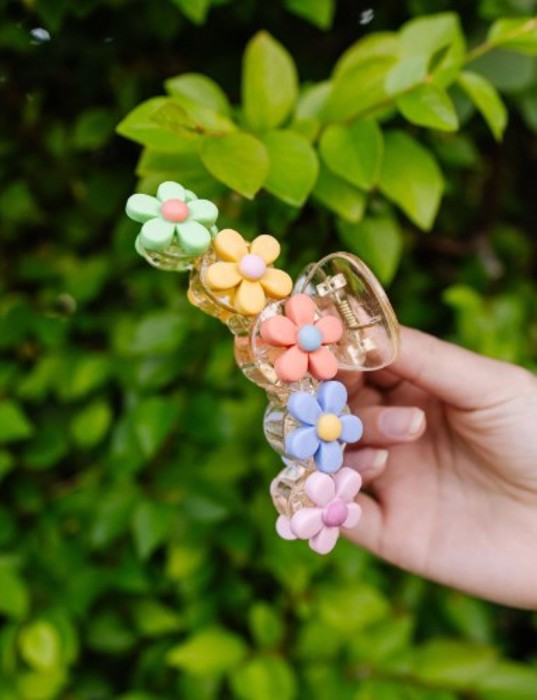 Daisy Claw Hair Clip