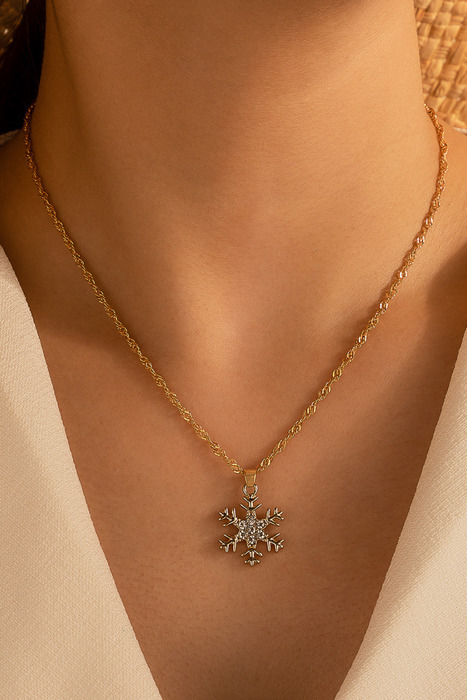 Kelsey Snowflake Christmas Fashion Necklace