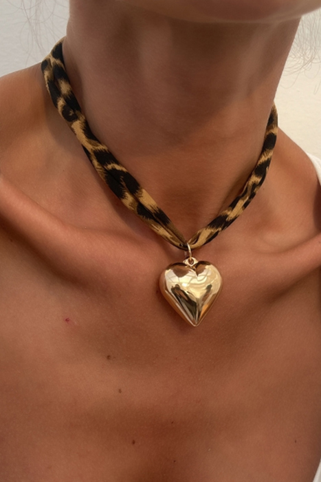 Lea Heart Charm Scarf Necklace