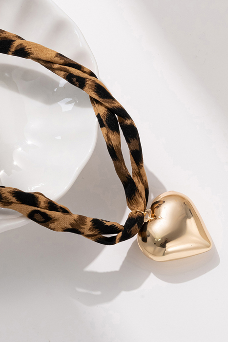 Lea Heart Charm Scarf Necklace