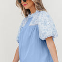 Saanvi Lace Floral Puff Sleeve Loose Blouse