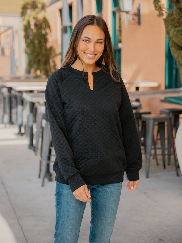 Split Neck Pattern Quilted Pullover