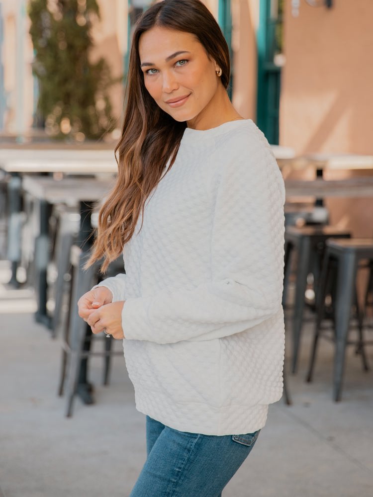 Split Neck Pattern Quilted Pullover