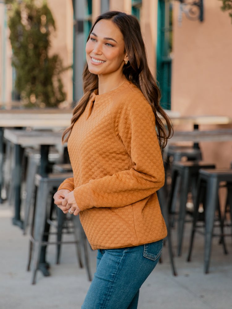 Split Neck Pattern Quilted Pullover