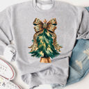  Cheetah Bow Christmas Tree Graphic Sweatshirt