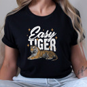  Easy Tiger Graphic Cotton T-Shirt | Bold Tiger Illustration | Fun and Relaxed Style | Motivational Quote Shirt | Gift | Trendy Retro Design