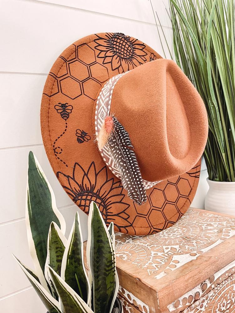 Sunflower Bee Burned Hat, Floral Engraved Cowboy Hat, Sunflower Hat, Sunflower Burned Fedora, Engraved Fedora, Engraved Felt Hat, Boho Hat