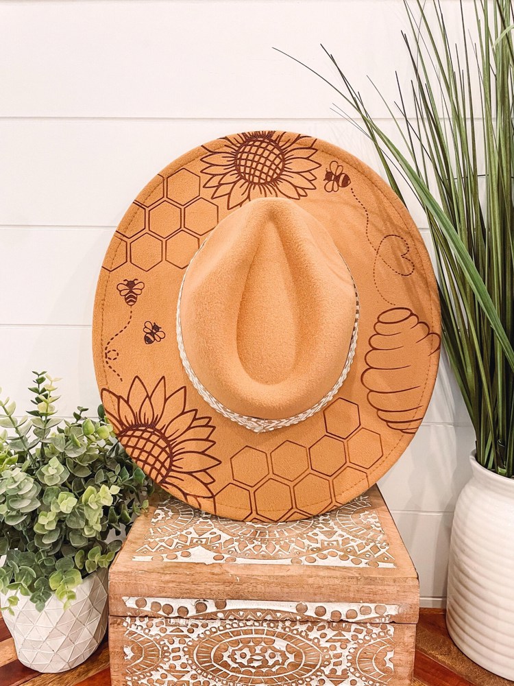 Sunflower Bee Burned Hat, Floral Engraved Cowboy Hat, Sunflower Hat, Sunflower Burned Fedora, Engraved Fedora, Engraved Felt Hat, Boho Hat