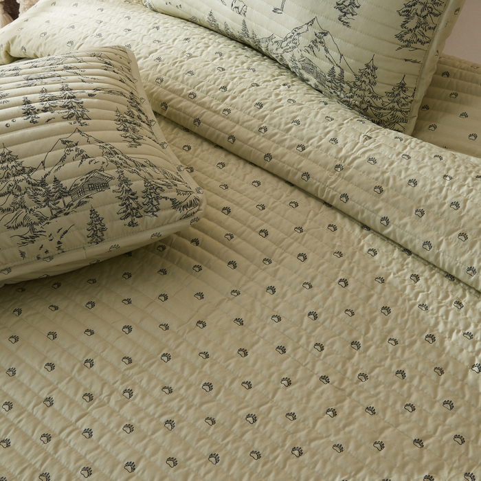 Forest Printed Lodge Quilt Set with Shams