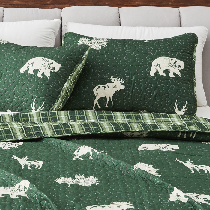 Green Wildlife Lodge Quilt Set with Shams