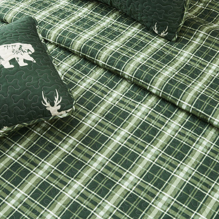Green Wildlife Lodge Quilt Set with Shams