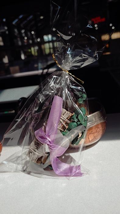 White Sage Smudge Kit w/ Sage Bundle Palo Santo Stick Selenite heart  (Spiritual Cleansing Kit Sage Kit Organic Smudge Sticks)